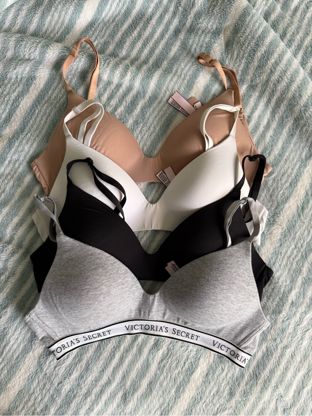 Victoria Secret Wireless T-shirt Bra BUNDLE